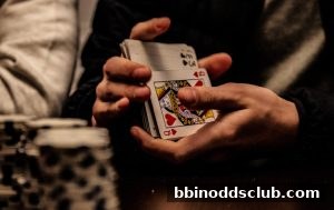BBIN真人揭秘：咪牌百家乐账户异常应对全攻略——资金追回与风险规避